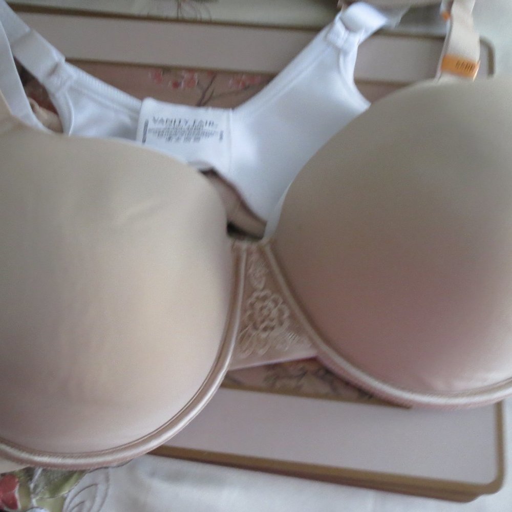 TWO (2) Vanity Fair 44DD #76350 full figured underwire BRAS white/beige NWT $80